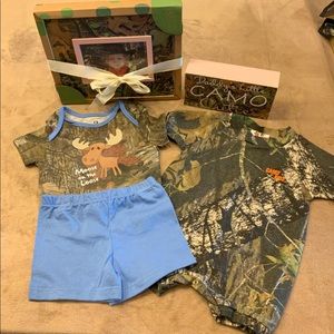 4 Piece Mossy Oak Baby Bundle camo block picture frame 2 onesies, Mossy Oak camo